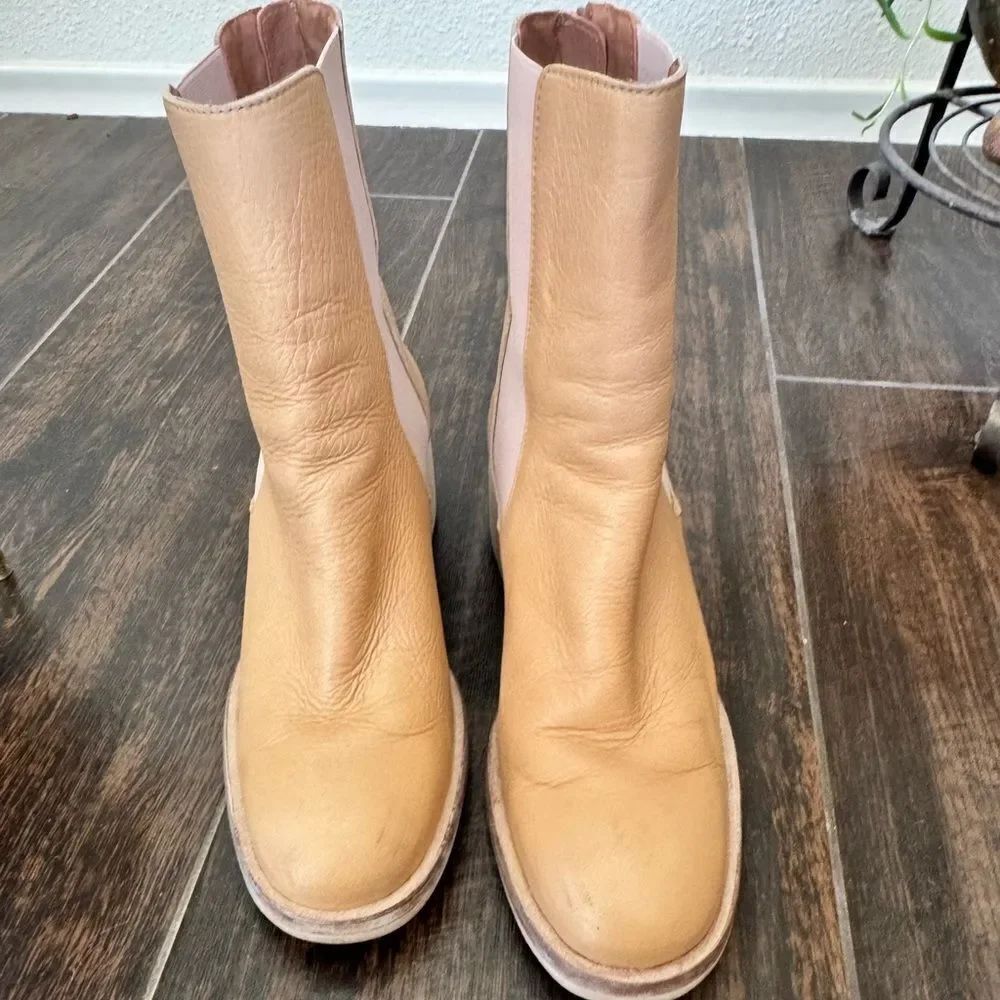 Free People Essential Chelsea Boots sz 38